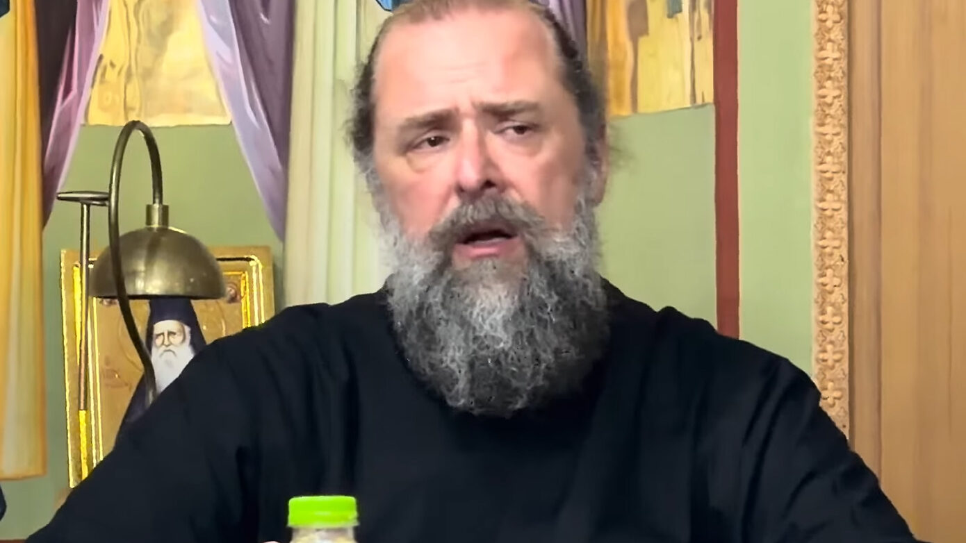 Άγιο Όρος: Ο Μητροπολίτης Θεσσαλονίκης Φιλόθεος τραγούδησε το «Στο ‘πα και στο ξαναλέω» με μοναχούς – Το στιγμιότυπο
