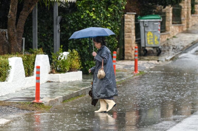 Καιρός: Με επίμονες βροχές μπαίνει ο Νοέμβριος, «χειμωνιάτικο» κρύο από την Τετάρτη – Η πρόγνωση Αρναούτογλου