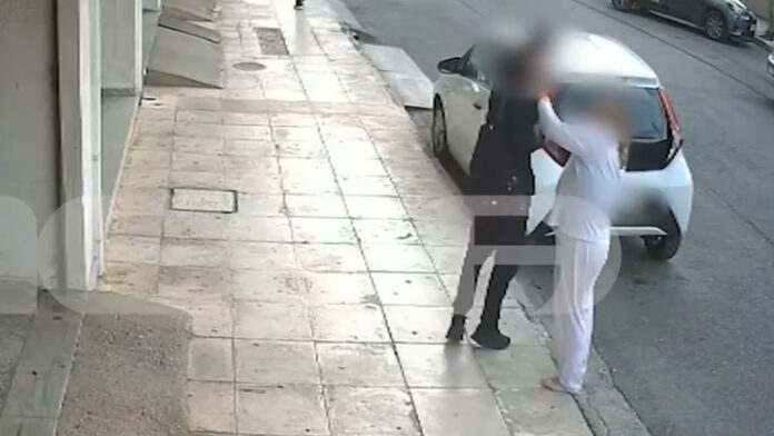 Καλαμάτα: Βίντεο καταγράφει τον άγριο ξυλοδαρμό 17χρονου από πρώην συμμαθητή – «Θα μου σκότωνε το παιδί»