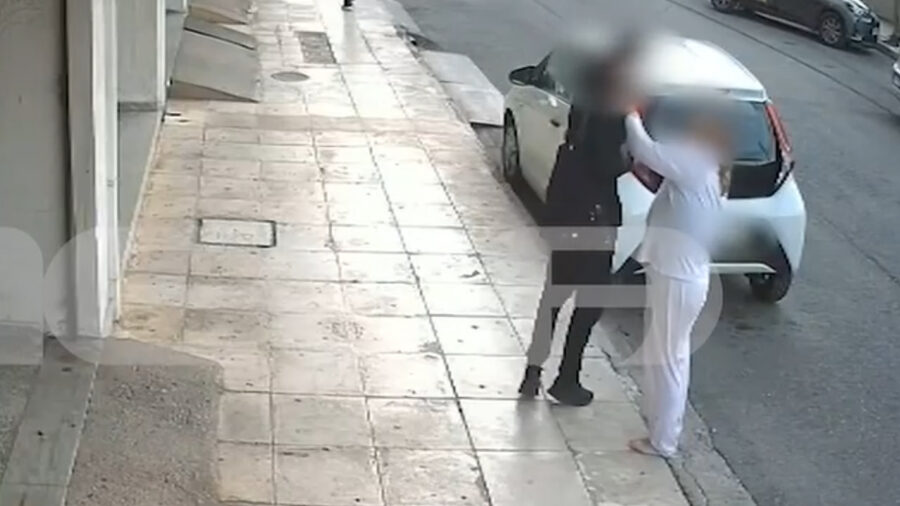 Καλαμάτα: Βίντεο καταγράφει τον άγριο ξυλοδαρμό 17χρονου από πρώην συμμαθητή – «Θα μου σκότωνε το παιδί»