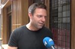 Στέφανος Κασσελάκης για Ξαρχάκο: «Τον σέβομαι πάρα πολύ, με έχει αγκαλιάσει πριν τρία χρόνια στο Ηρώδειο που τον γνώρισα»