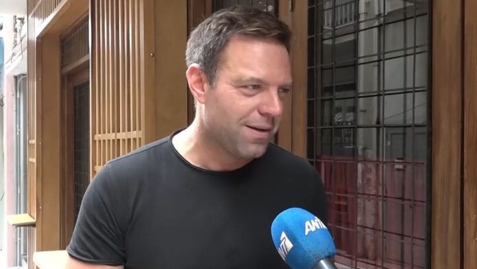 Στέφανος Κασσελάκης για Ξαρχάκο: «Τον σέβομαι πάρα πολύ, με έχει αγκαλιάσει πριν τρία χρόνια στο Ηρώδειο που τον γνώρισα»