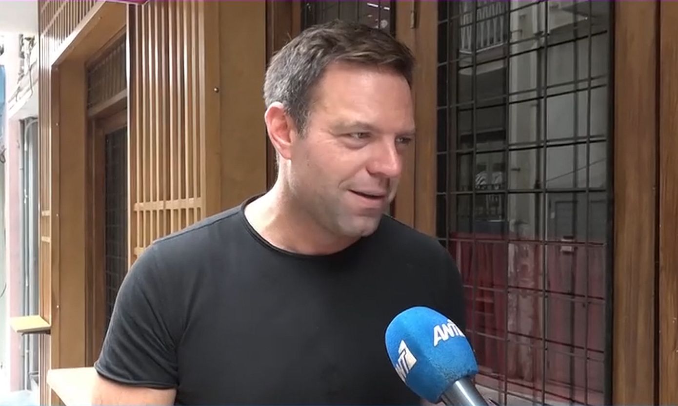Στέφανος Κασσελάκης για Ξαρχάκο: «Τον σέβομαι πάρα πολύ, με έχει αγκαλιάσει πριν τρία χρόνια στο Ηρώδειο που τον γνώρισα»