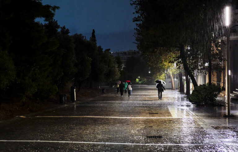 Κακοκαιρία: Νέο κύμα «έρχεται» στη χώρα – Πότε θα ξεκινήσουν οι καταιγίδες και ποιες περιοχές θα πληγούν