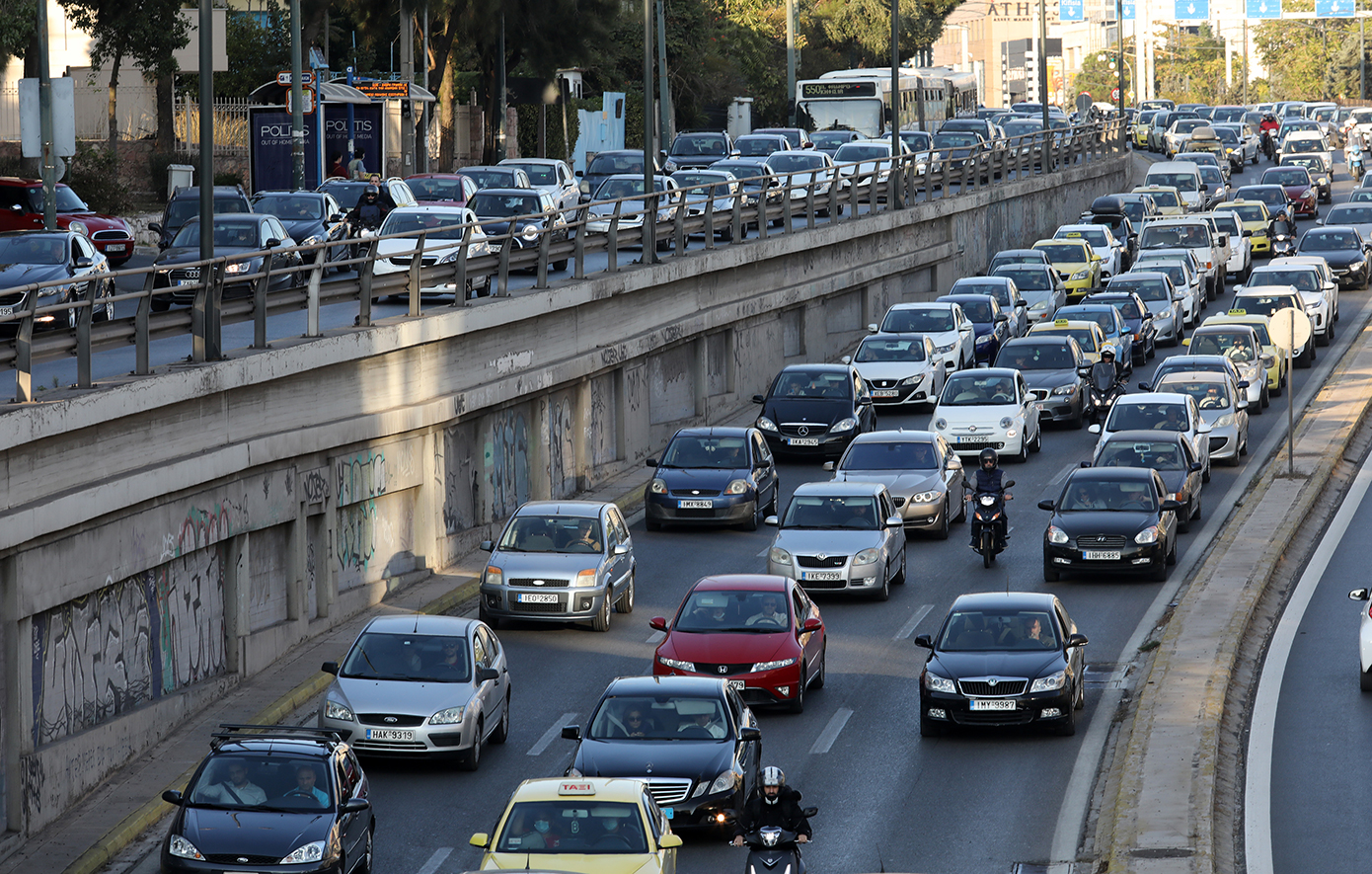 Κίνηση τώρα στην Αττική: Σημειωτόν στον Κηφισό – Καθυστερήσεις άνω των 45 λεπτών στην Αττική Οδό