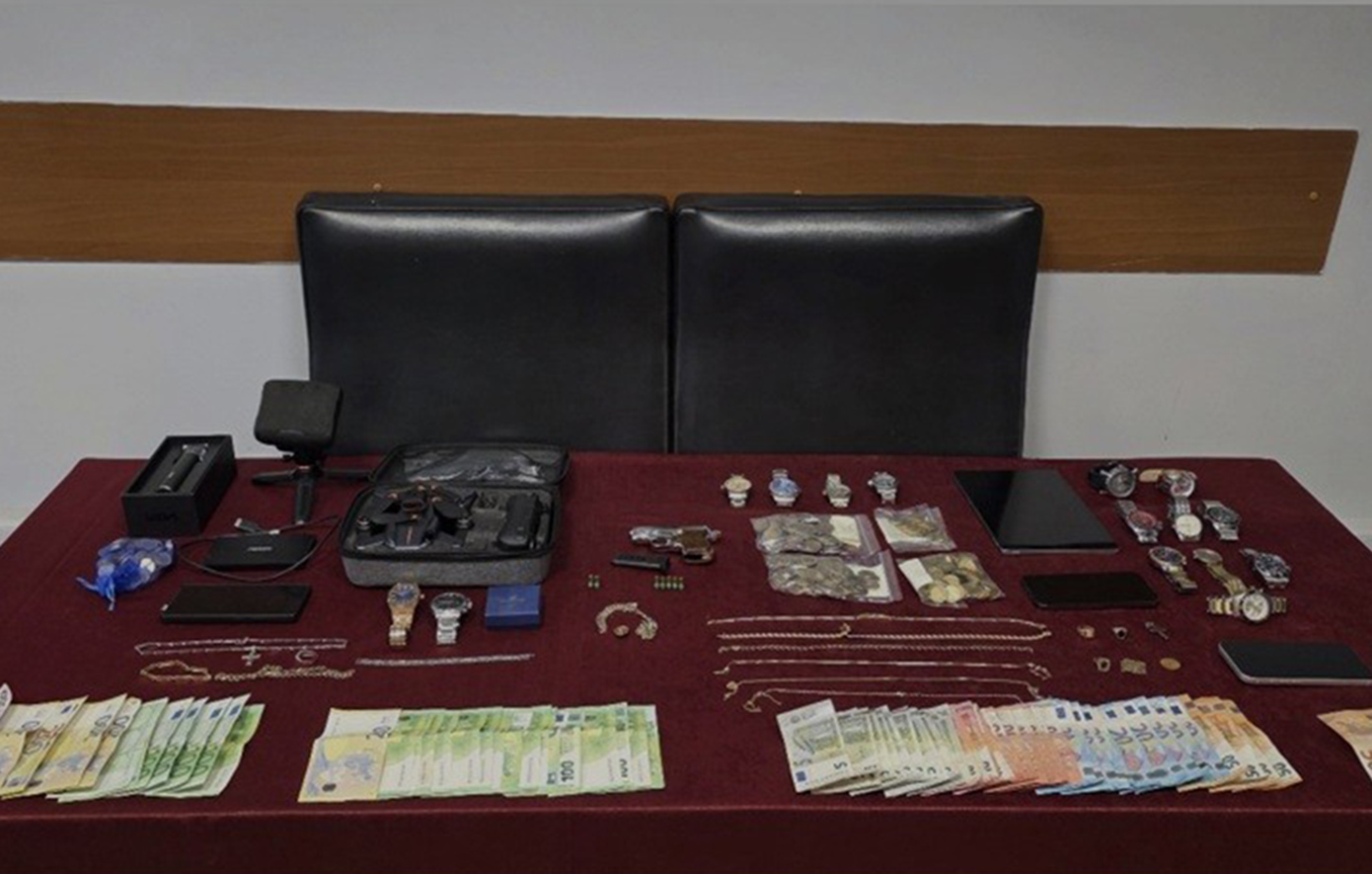 Βόρεια Ελλάδα: Εξαρθρώθηκε εγκληματική ομάδα για δεκάδες διαρρήξεις με λεία κοσμήματα, λίρες και μετρητά