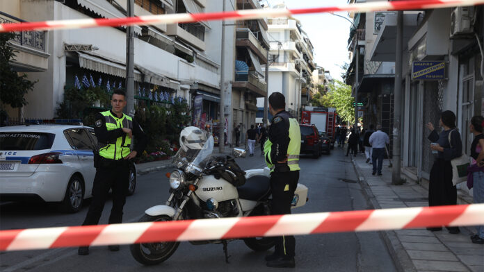 Κολωνός: Έκρηξη σε πολυκατοικία και μαρτυρία αυτόπτη – «Έτρεχαν αίματα, του έδωσα νερό»