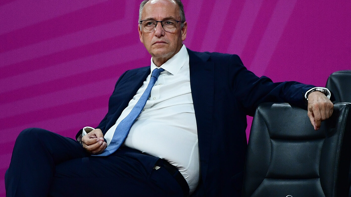 Ελληνικό μπάσκετ: Συλλήψεις του Βαγγέλη Λιόλιου και διαιτητών για στημένους αγώνες – «Ποιους να βγάλω με φάουλ;»