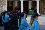 Γιώργος Μαζωνάκης: Κόσμος στη Νίκαια για το 40ήμερο μνημόσυνο – Οι γονείς και οι αδελφές του στην εκκλησία