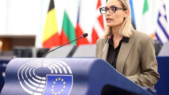 Ελεονώρα Μελέτη: Εγκρίθηκε στο Ευρωκοινοβούλιο η έκθεση για την ψυχική υγεία στην εργασία