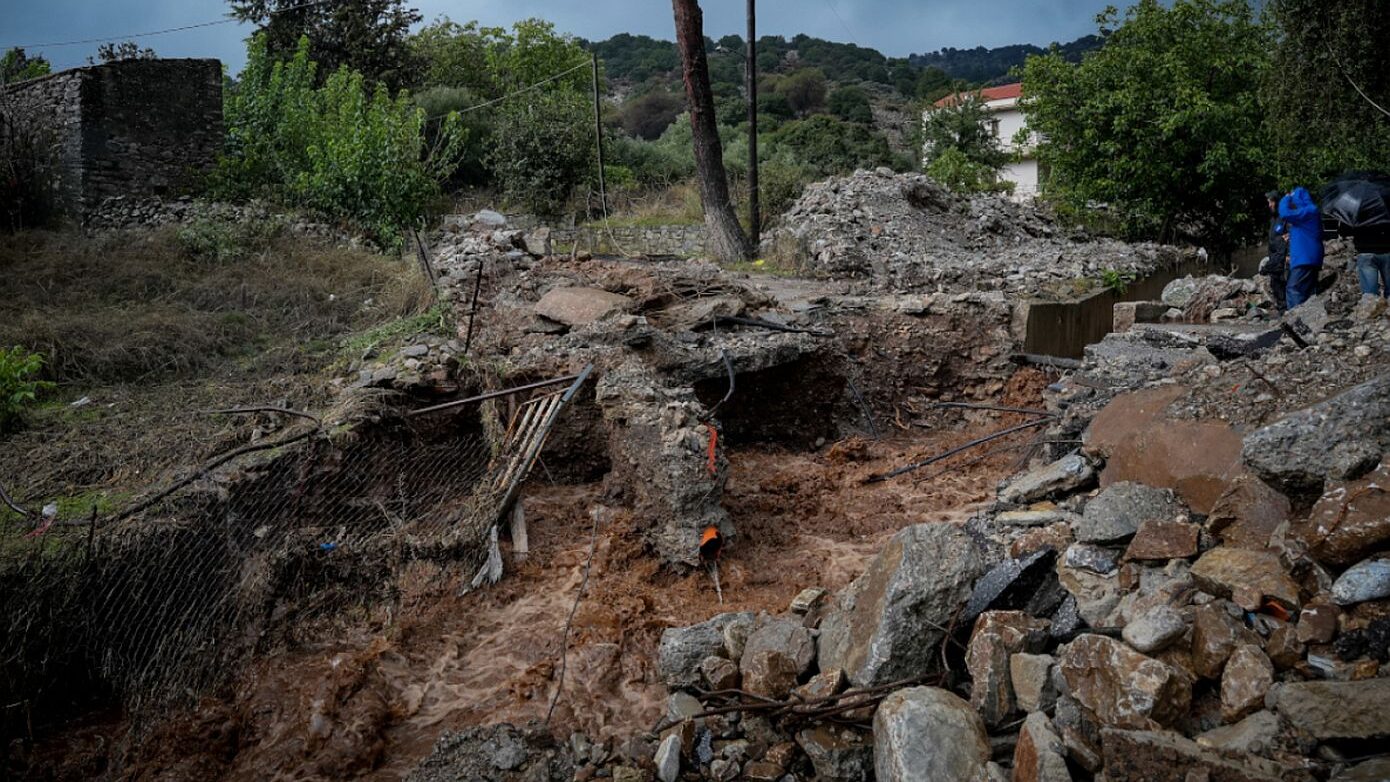 Μυλοπόταμος: Επαναφέρεται σταδιακά η υδροδότηση στα χωριά που επλήγησαν από την κακοκαιρία