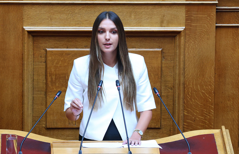 ΠΑΣΟΚ: Συνεχίζονται οι μεταγραφές από τον ΣΥΡΙΖΑ μετά τον Αποστολάκη – Έρχεται η Κοροβέση