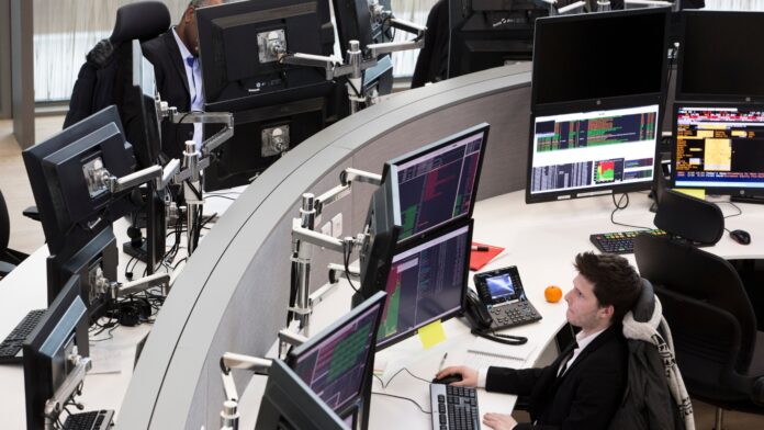 Γαλλία: Το επιτόκιο δανεισμού ξεπέρασε το 5% και το spread με τη Γερμανία έφτασε τις 1,59 μονάδες