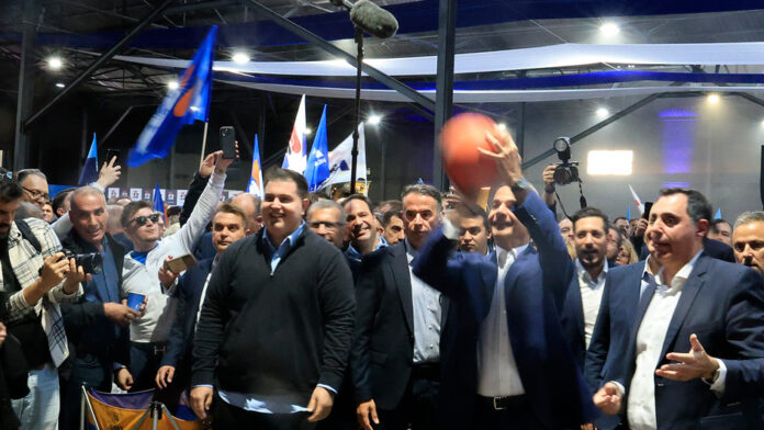 Νέα Δημοκρατία: Το «προφητικό» σουτ του Κυριάκου Μητσοτάκη στην επέτειο των 52 ετών