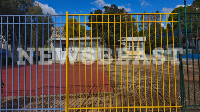 Άνω Λιόσια: Ο πατέρας της 4χρονης λέει ότι η διευθύντρια φέρθηκε ρατσιστικά στο παιδί του – Ζητά συγγνώμη για την επίθεση