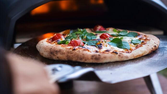 Pizza Fan: Συνελήφθη ο ιδιοκτήτης για απάτη 25 εκατ. ευρώ με τον ΦΠΑ – Κατασχέθηκαν πάνω από 500.000 ευρώ