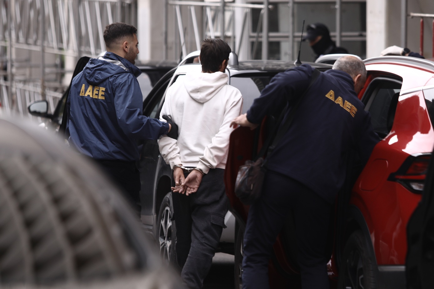 Έκρηξη στην Πλάκα: Τα στοιχεία που οδήγησαν στους τρεις κατηγορουμένους – Πειστήρια και βαρύ ποινικό παρελθόν – Απολογούνται τη Δευτέρα