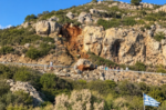 Ρόδος: Βράχος έπεσε στον δρόμο προς την παραλία Άντονι Κουίν – Φόβοι για νέες αποκολλήσεις