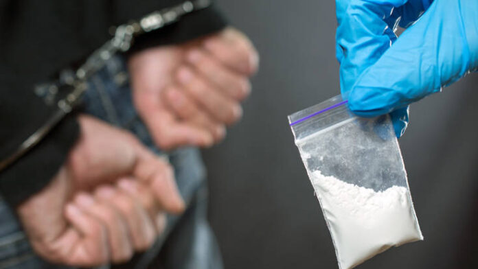 Καλαμαριά: Σπίτι με κοκαΐνη, MDMA και πάνω από 5 κιλά κάνναβης – Δύο συλλήψεις στη Θεσσαλονίκη