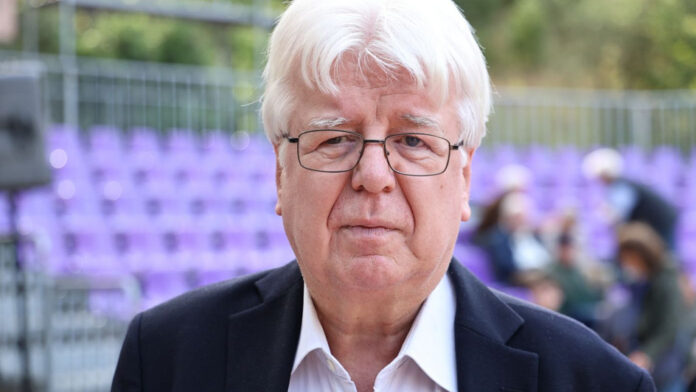 Ο Γ. Σιακαντάρης «αδειάζει» τον Θ. Καρτερό για τον χαρακτηρισμό του Ν. Ανδρουλάκη ως «βλάκα» – «Τι ντροπή»