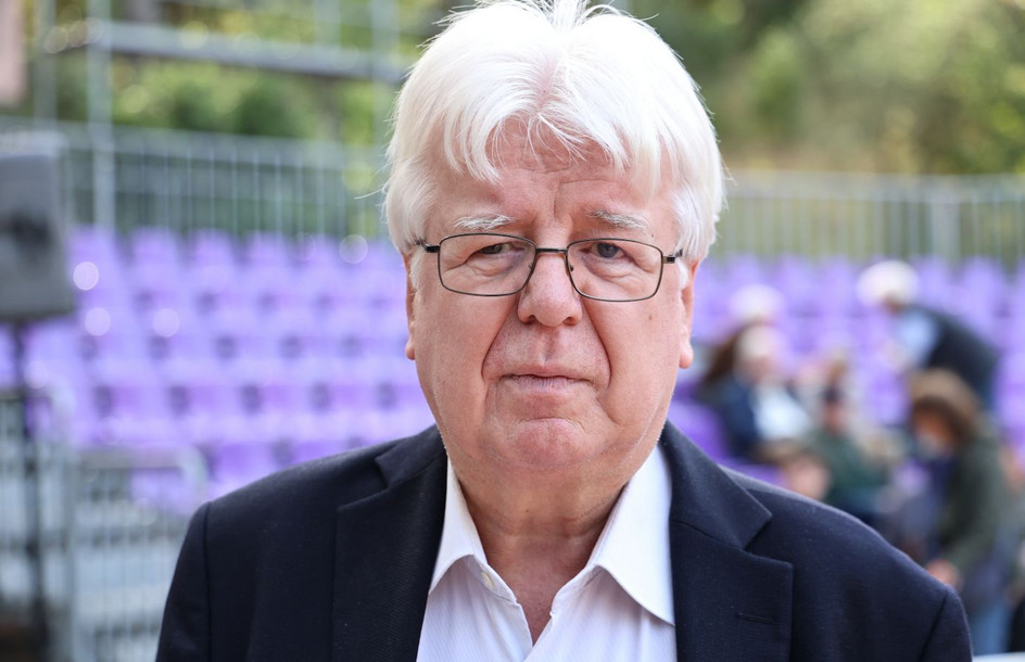 Ο Γ. Σιακαντάρης «αδειάζει» τον Θ. Καρτερό για τον χαρακτηρισμό του Ν. Ανδρουλάκη ως «βλάκα» – «Τι ντροπή»