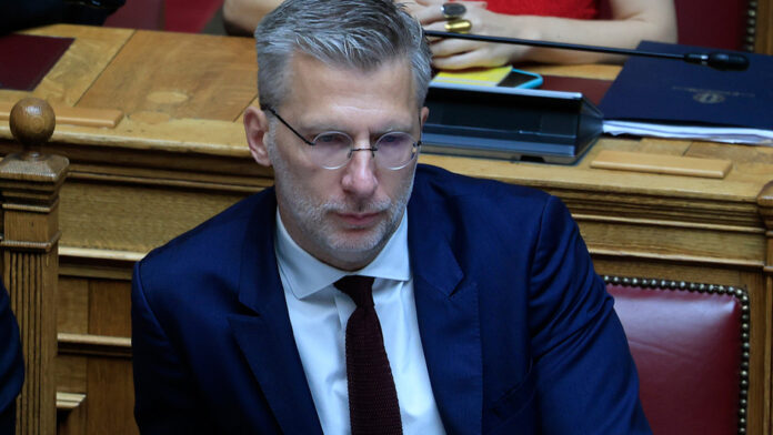 Άκης Σκέρτσος: Η προστασία των παιδιών από τον ψηφιακό εθισμό είναι ευθύνη όλων – Επενδύσεις σε παιδεία, αθλητισμό και ψυχική υγεία