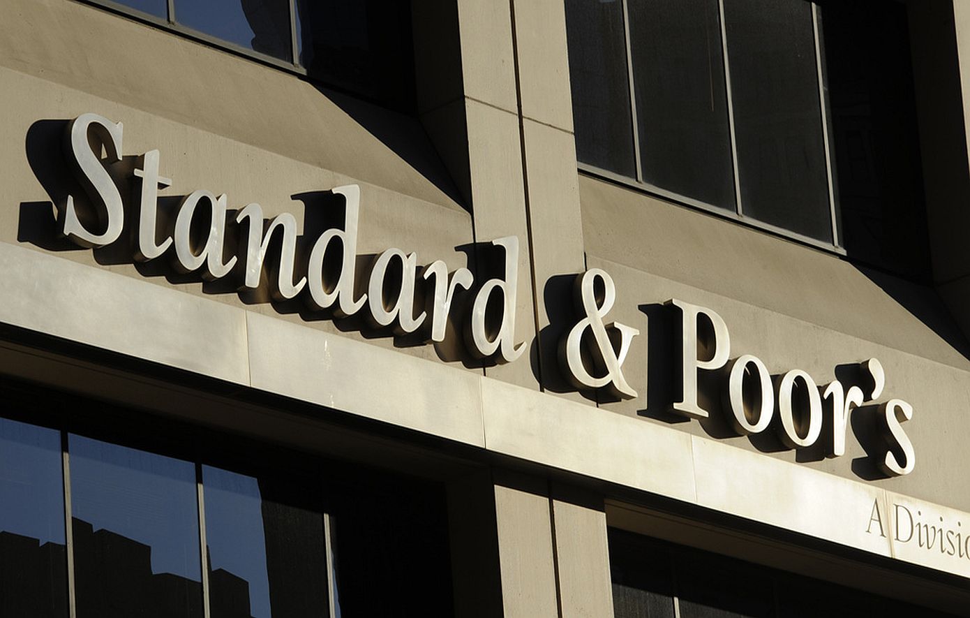 S&P: Η Ελλάδα διατηρεί την αξιολόγηση «BBB» με σταθερές προοπτικές