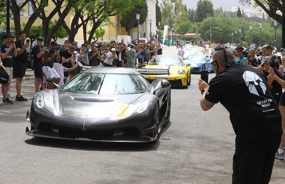 Supercars: Το υπουργείο εξετάζει ηλικιακό όριο 22 ή 25 ετών για την οδήγησή τους