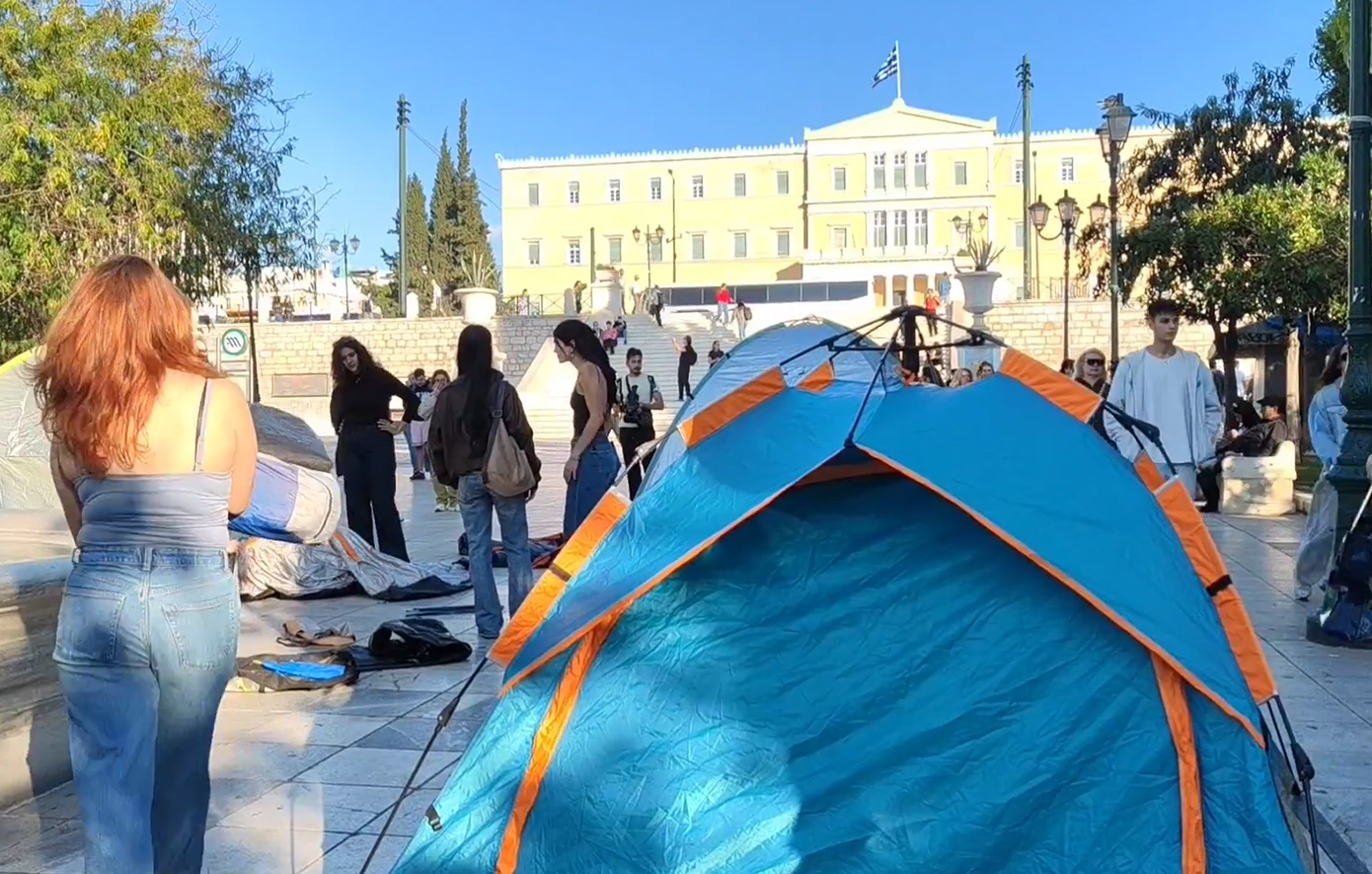 Σύνταγμα: Φοιτητές στήνουν σκηνές και ξεκινούν νέο διήμερο κινητοποιήσεων