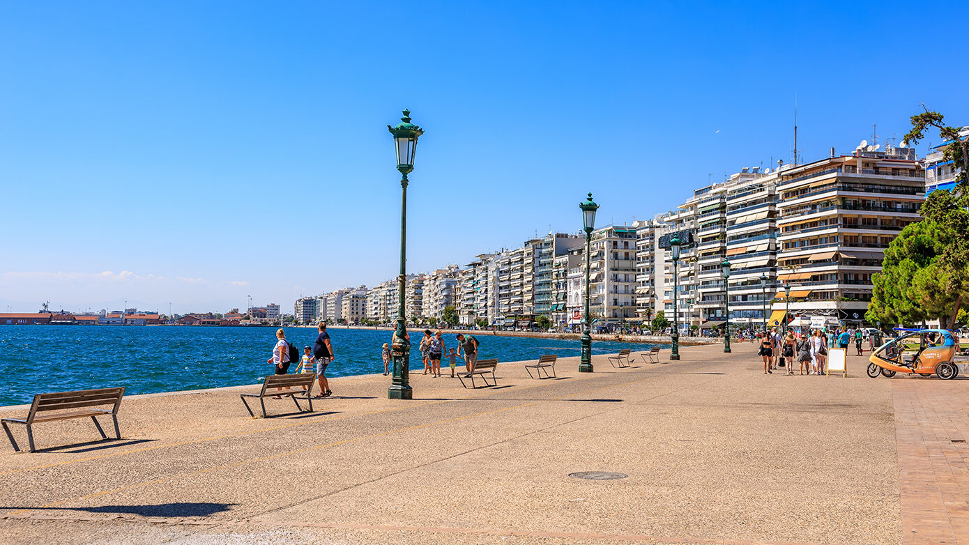 Θεσσαλονίκη: Αποκλείστηκε τμήμα της Λεωφόρου Νίκης μετά την πτώση σοβάδων από μπαλκόνι σε πολυσύχναστο σημείο