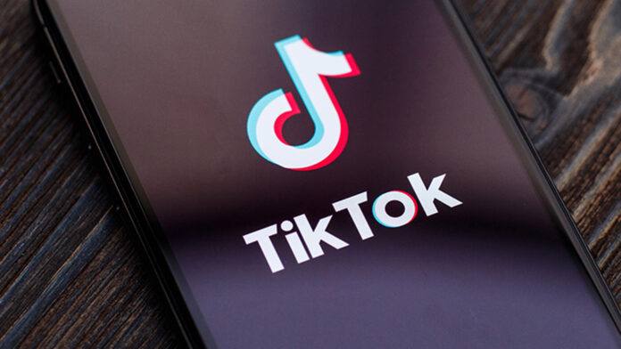 Financial Times: Ο ιδιοκτήτης των Politico και Telegraph πρότεινε συμμετοχή στην εξαγορά του TikTok στην Ευρώπη