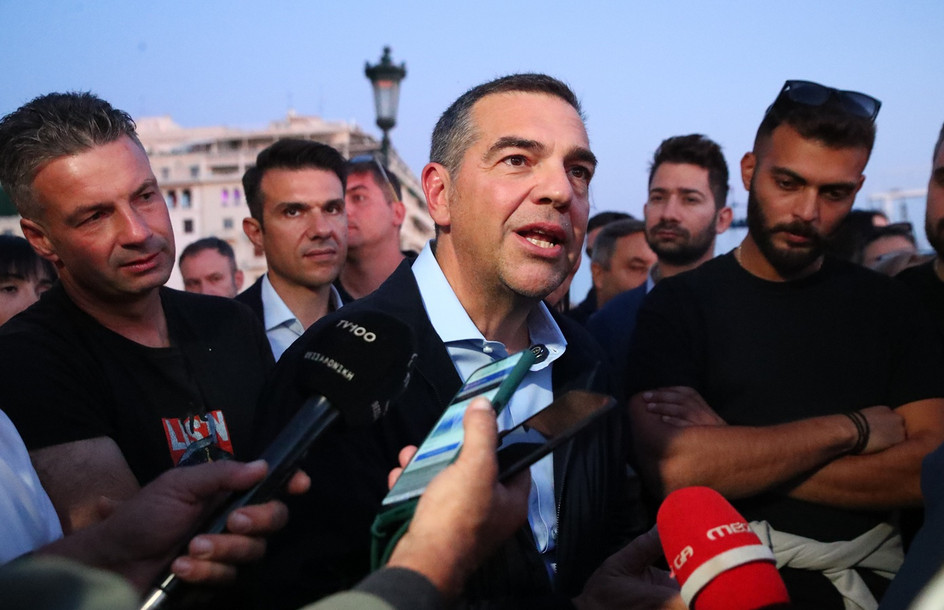 Θεσσαλονίκη: Ο Αλέξης Τσίπρας συναντήθηκε με ψαράδες – «Μια χώρα που δεν παράγει δεν έχει ελπίδα»
