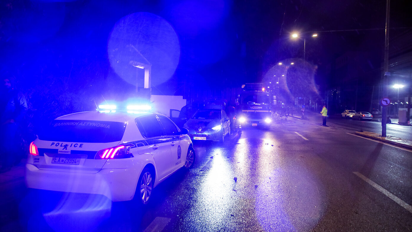 Σκιάθος: Η κακοκαιρία έφερε μήνυμα 112 και πλημμύρισε τους δρόμους